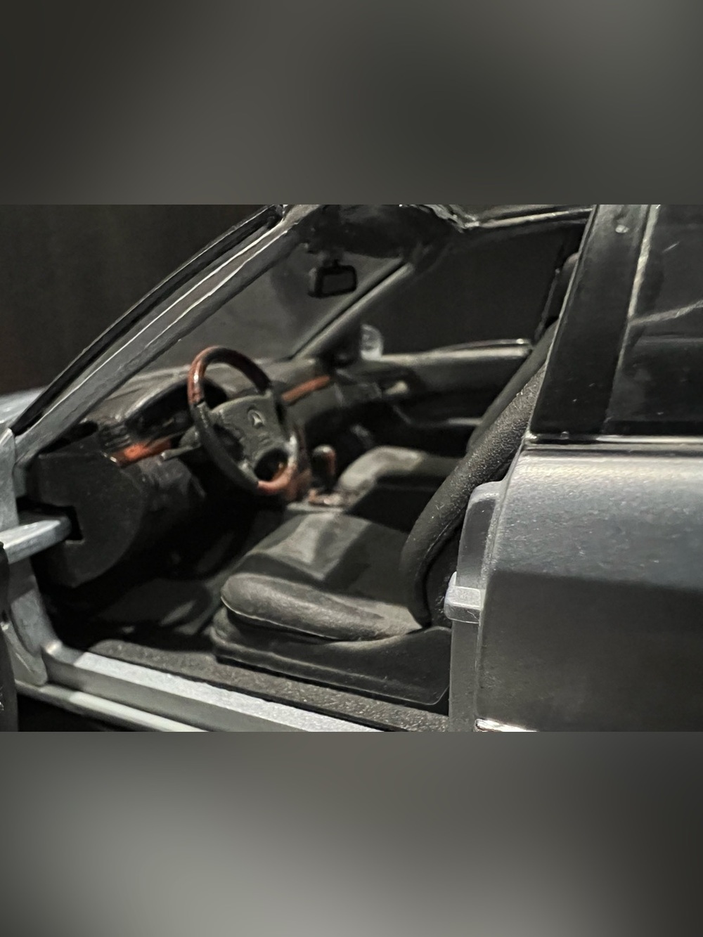 1:18 Maisto Mercedes-Benz S500 (W220) Dealer Edition Promotional Model - Picture 3 of 10